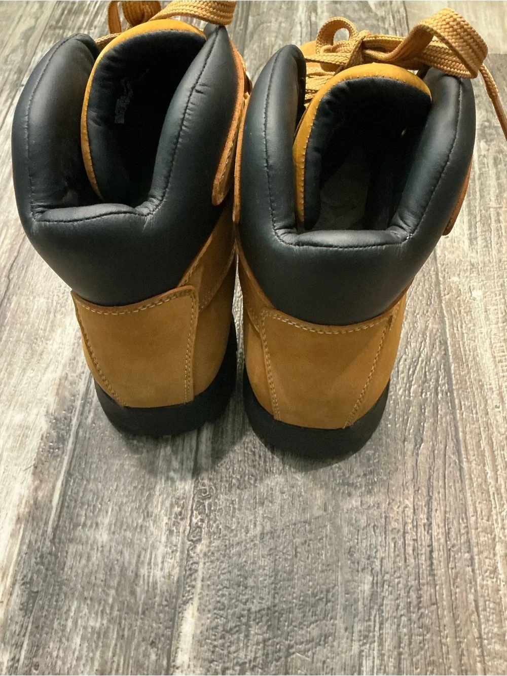 NWOB Men's Tan Waterproof Hiker Boots Size 11